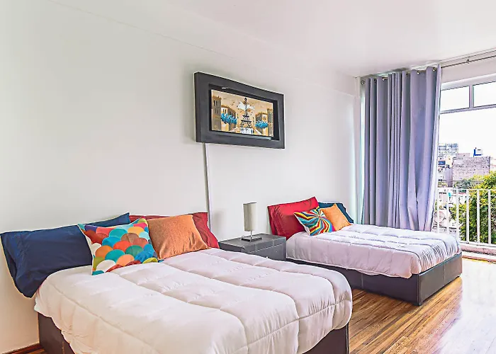 Roma Sur With Balcony - Family Friendly