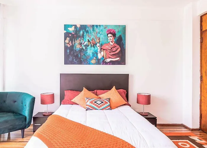 Roma Sur With Balcony - Family Friendly *
