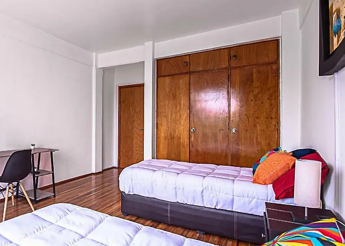 Roma Sur With Balcony - Family Friendly *