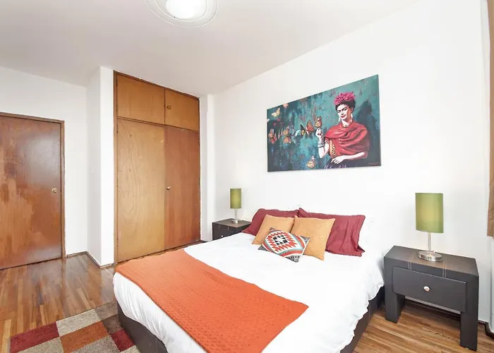 Roma Sur With Balcony - Family Friendly *